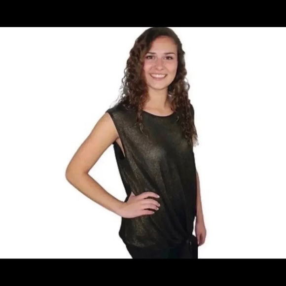 Umgee top size small (runs big) - Picture 9 of 12